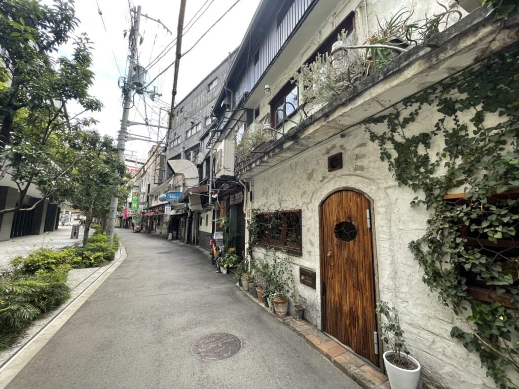 曽根崎二丁目の路地の様子