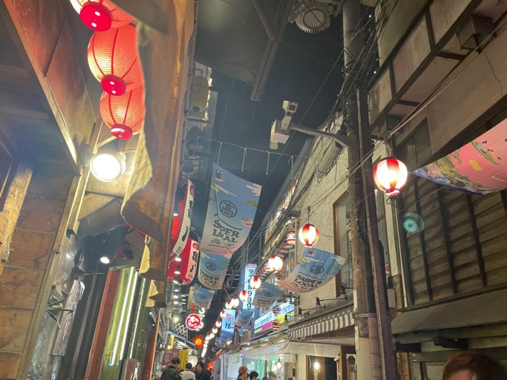 曽根崎二丁目の路地の夜