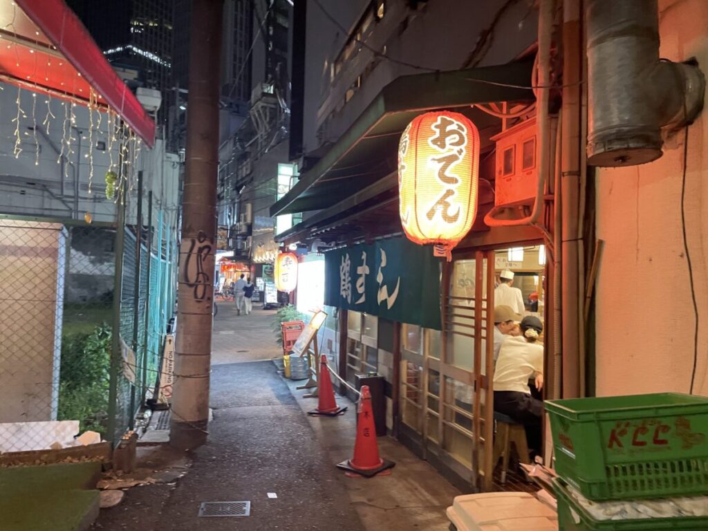 曽根崎二丁目の路地の夜