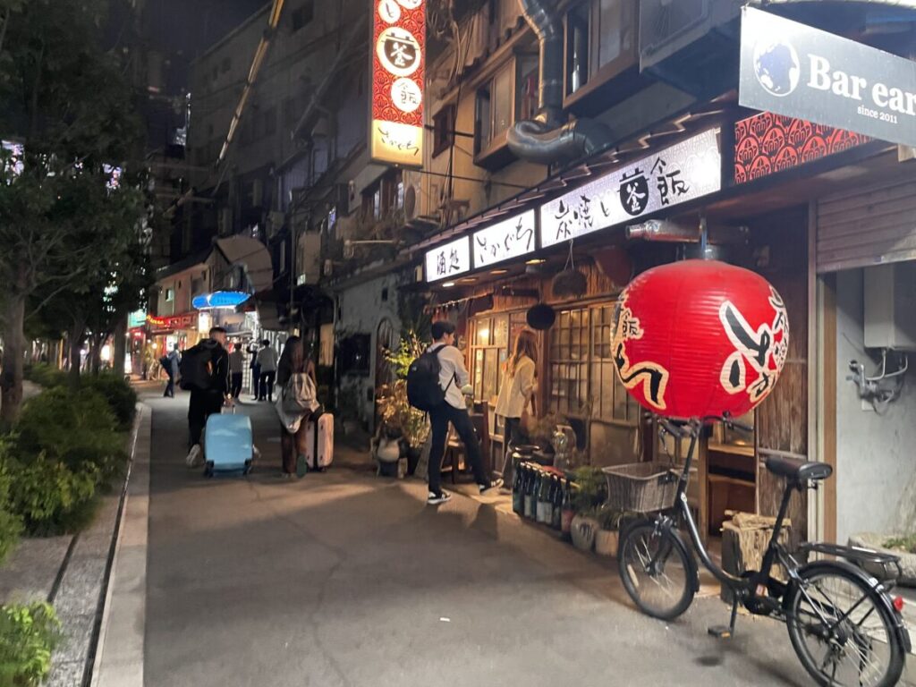 曽根崎二丁目の路地の夜