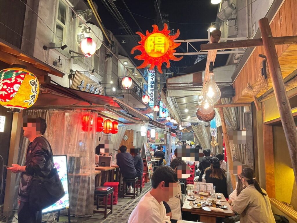 曽根崎二丁目の路地の夜