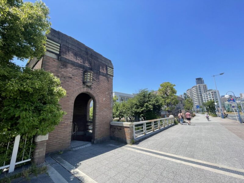 Bridgehead of Sakuranomiya Bridge