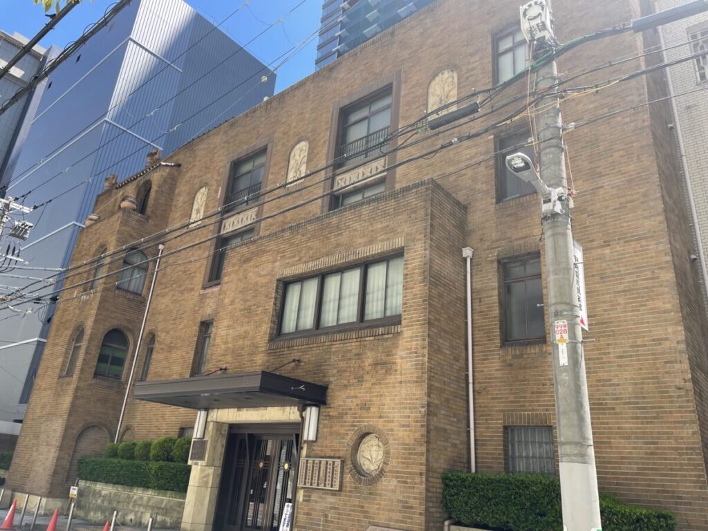中央電気倶楽部の外観