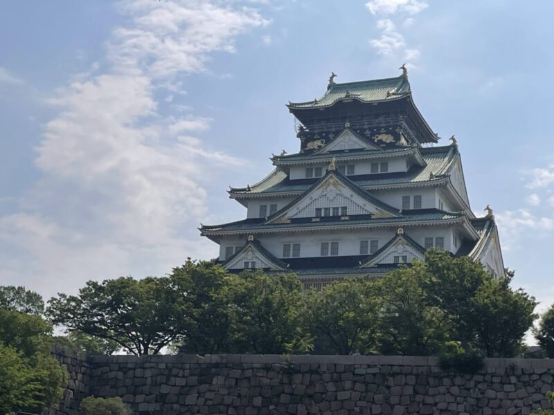 西の丸庭園から見た大阪城天守閣